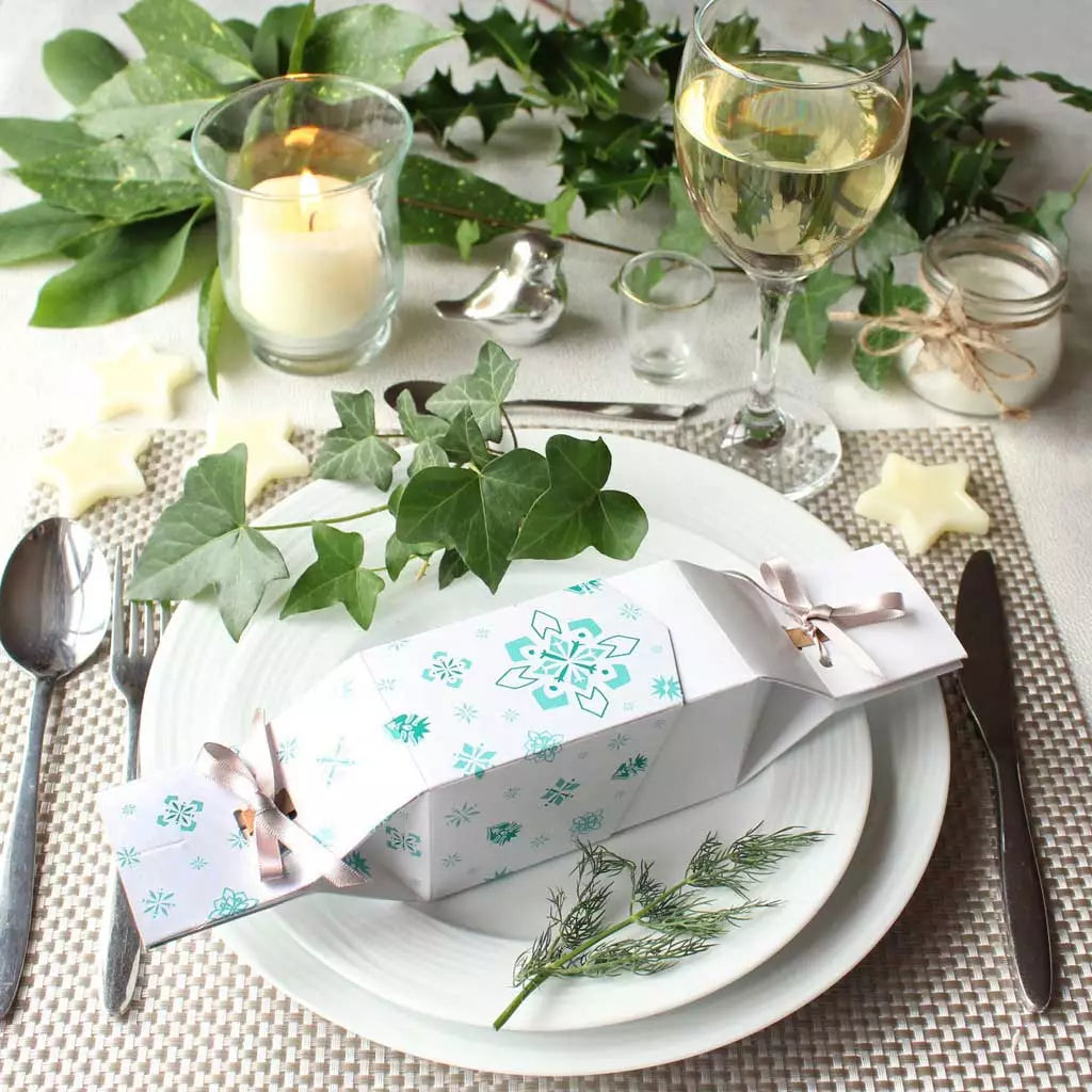 6 Reusable Party Crackers - White Jewel design