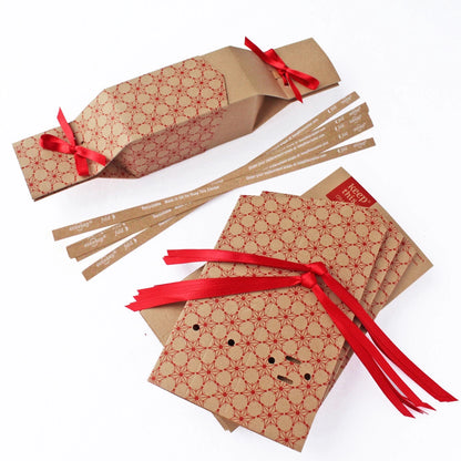 Unit packs of 6 cracker wallets: Red Christmas design